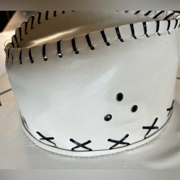 Vintage Straw Cowboy Hat with Wide Brim – Rustic Western Style - Picture 6 of 10